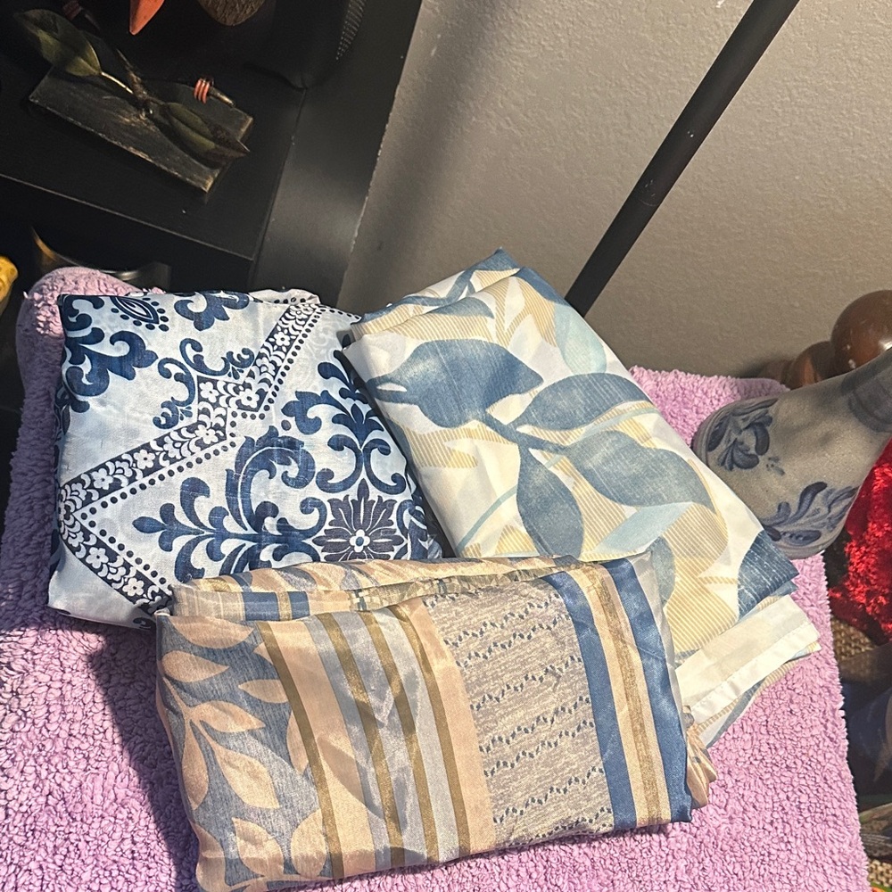 Blue and Beige Patterned Fabric Set